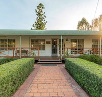 Birds 'n' Bloom Cottages - Accommodation Resorts