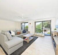 Birdsong  Nelson Bay