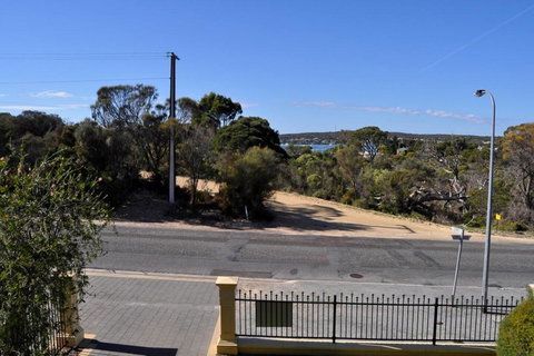 Black Duck - Accommodation Resorts 3