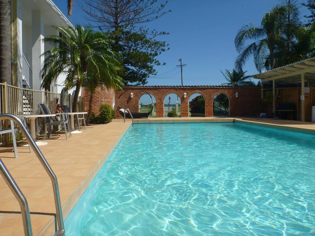 Little Pelican NSW Accommodation Resorts