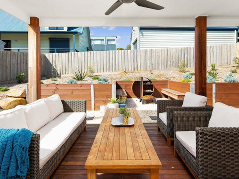 Blue Waves - Accommodation Resorts 3