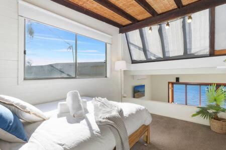 Waterfront Scotland Island Holiday Home - Family & Pet Friendly - 3 Bedrooms - Wifi - Netflix - Private Jetty - Accommodation Resorts 3