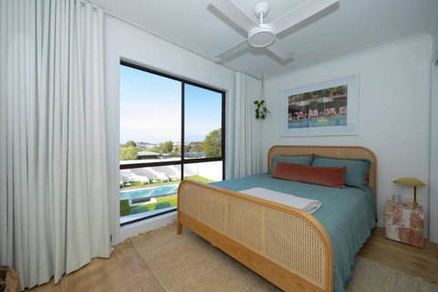 Warm Heated Pool All Year - Palm Springs - Accommodation Resorts 1