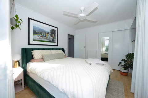 Warm Heated Pool All Year - Palm Springs - Accommodation Resorts 3