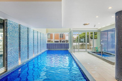 Warm Waves - Beach Pool Home - Accommodation Resorts 1