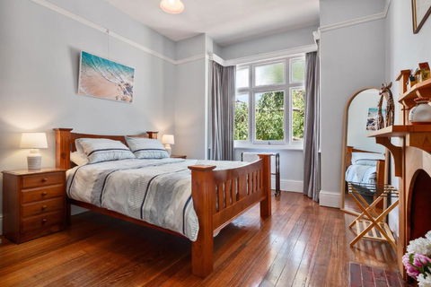 Warwick St Retreat! 3 Bedroom House With Parking - Accommodation Resorts 1