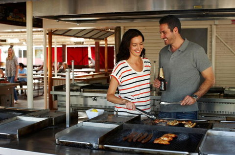 Outback Hotel - Accommodation Resorts 3